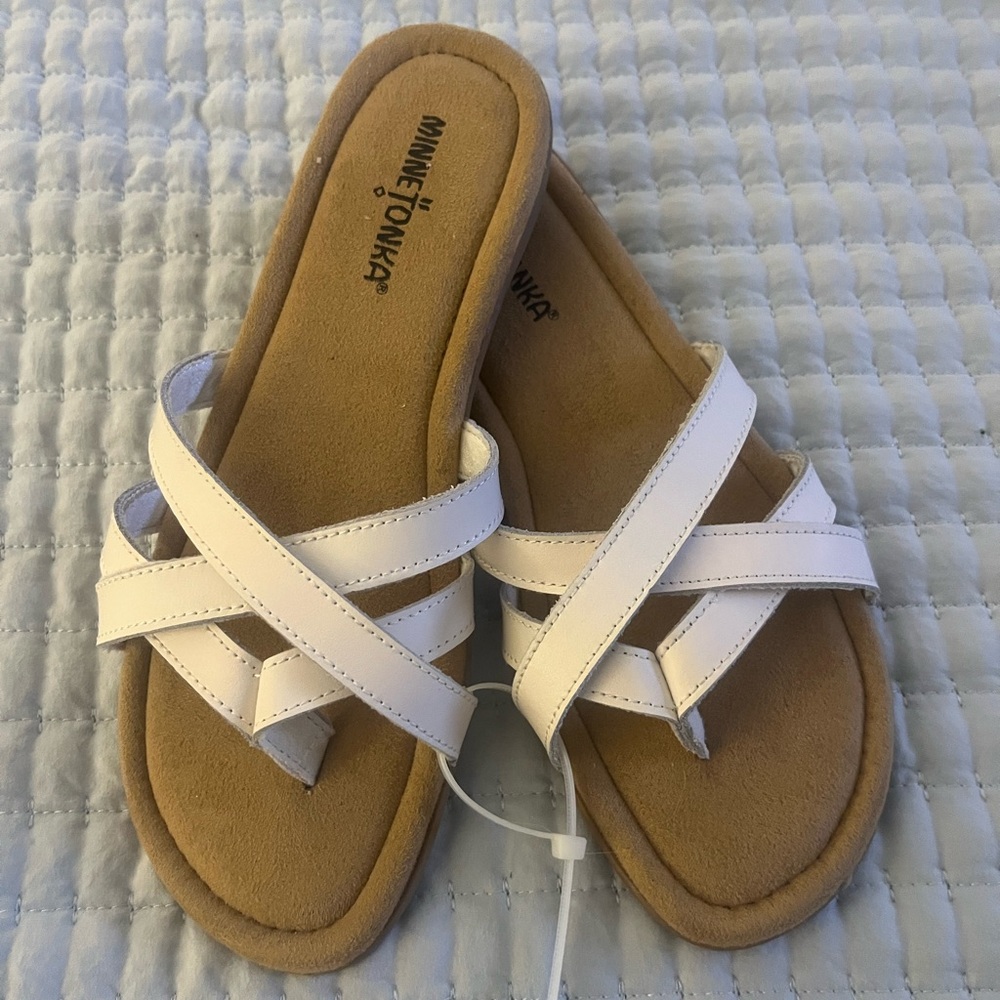 Minnetonka Sunny Thong White Sandals